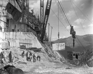 Yule-Steinbruch - Kran- und Kraftwerkseinrichtungen der Yule Marble Co., nahe dem Kopf von Yule Creek, südlich von Marble, Colorado, ca. 1910
